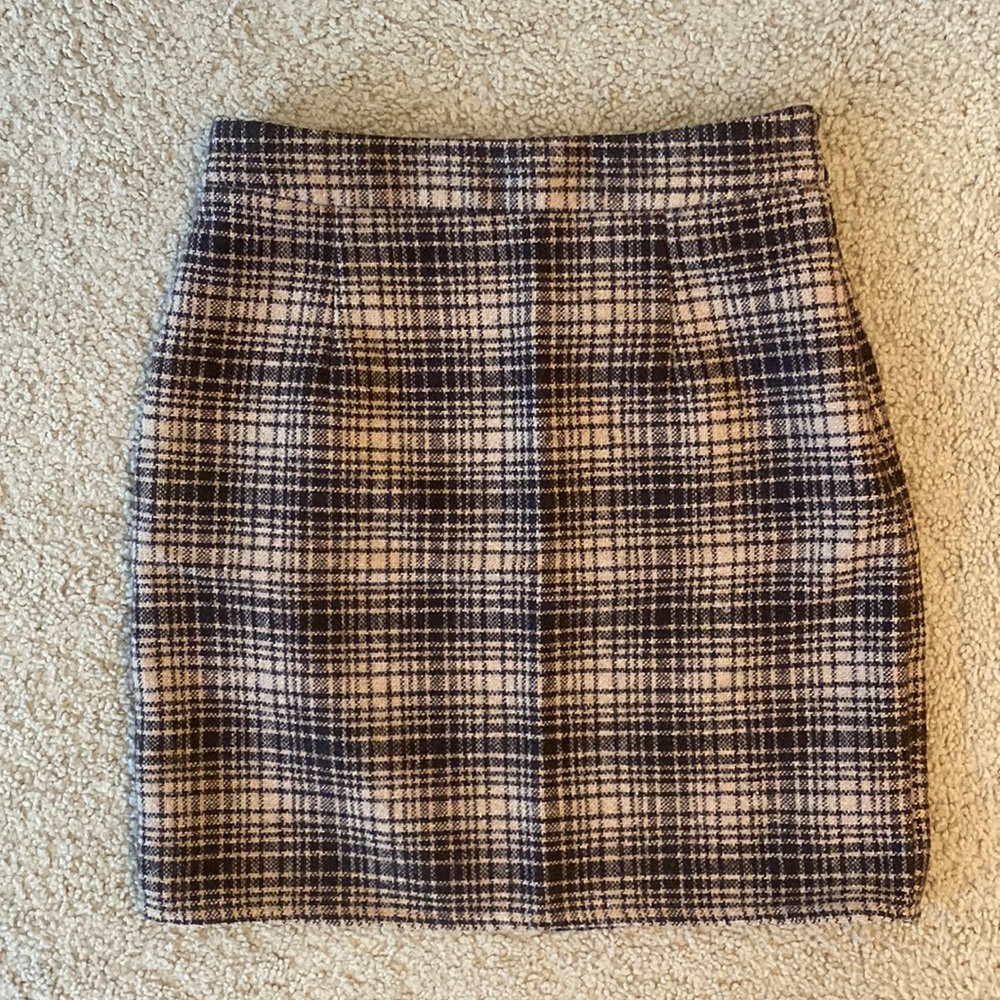 Plaid patterned short skirt